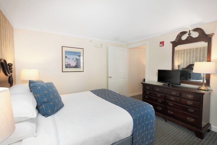 Room 28 of 176