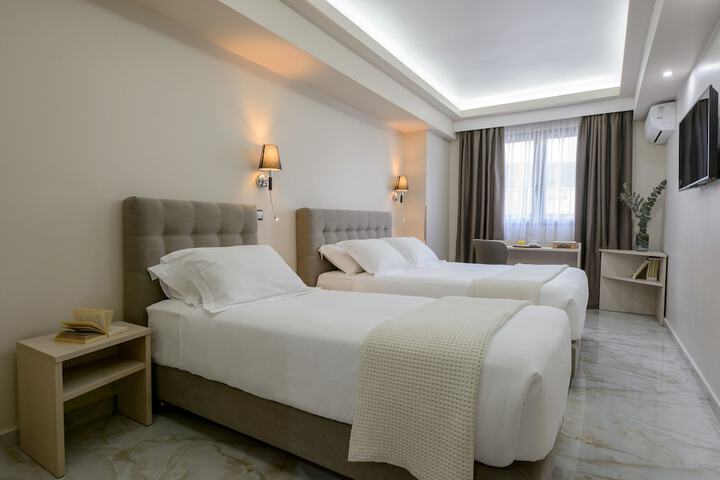 Room 32 of 120