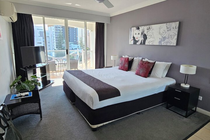 Room 4 of 85
