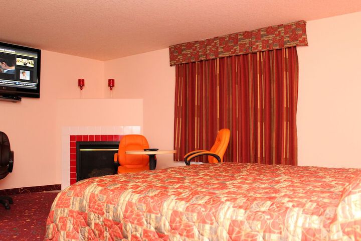 Room 6 of 48