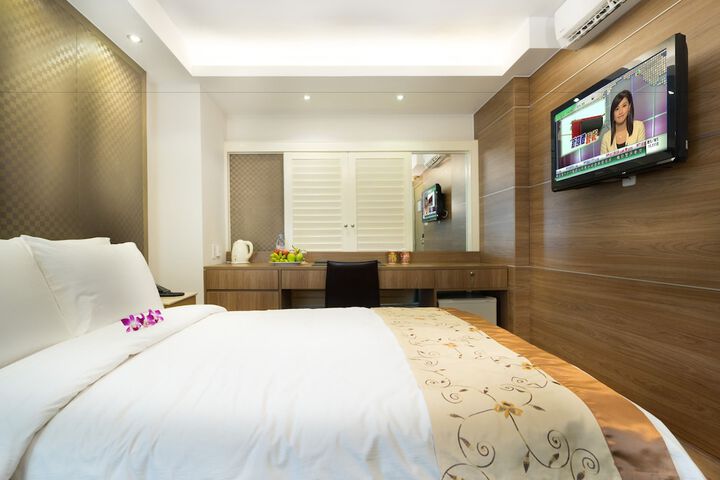 Room 14 of 96