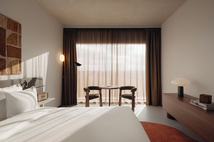 Room 28 of 54