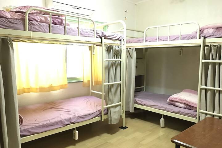 Room 25 of 52