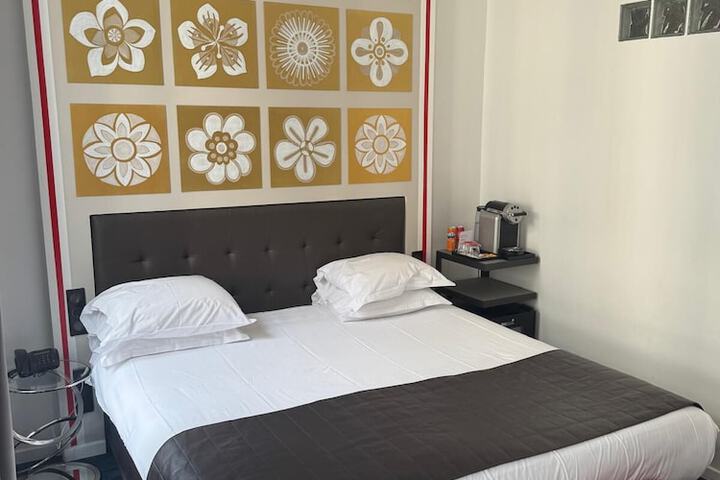 Room 126 of 173