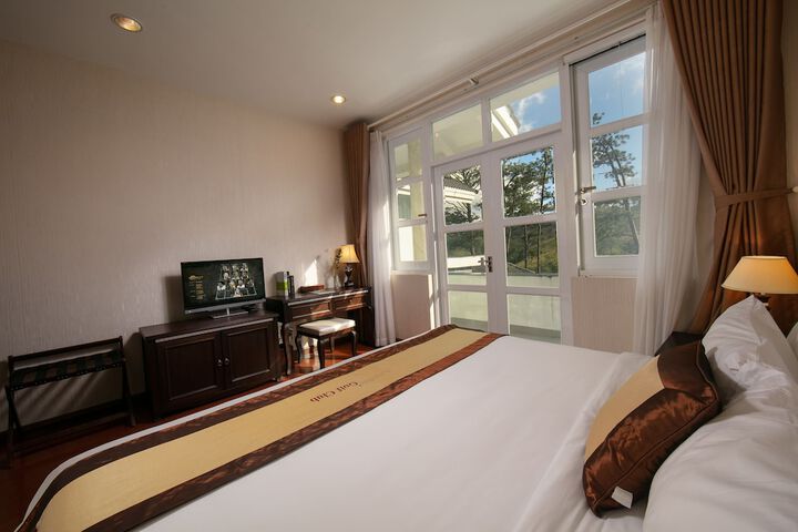 Room 18 of 77