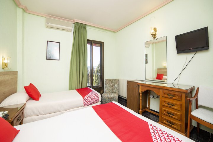 Room 8 of 28
