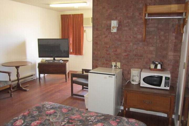 Room 8 of 15