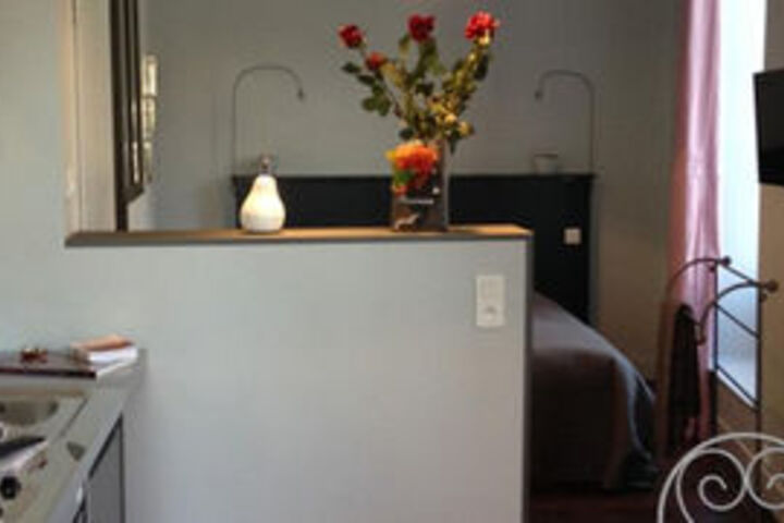 Room 11 of 27