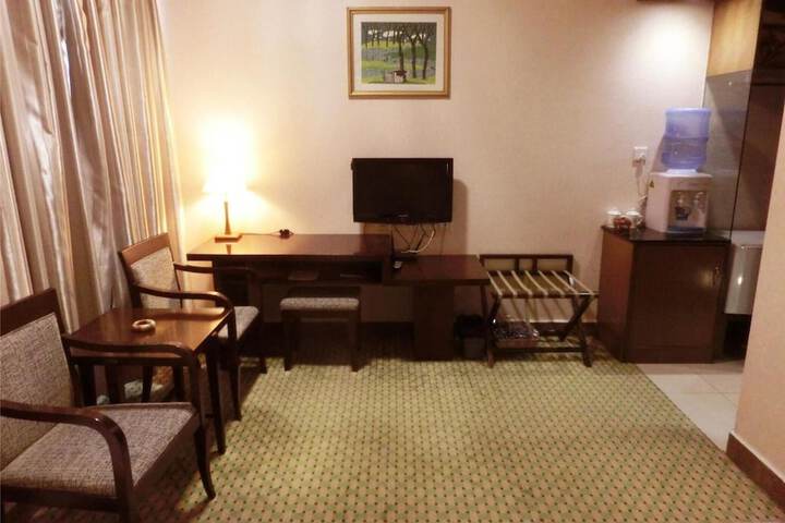 Room 12 of 38