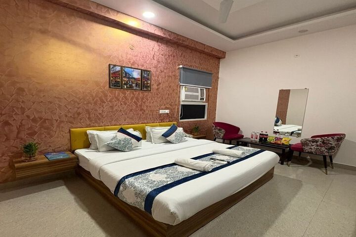 Room 7 of 48