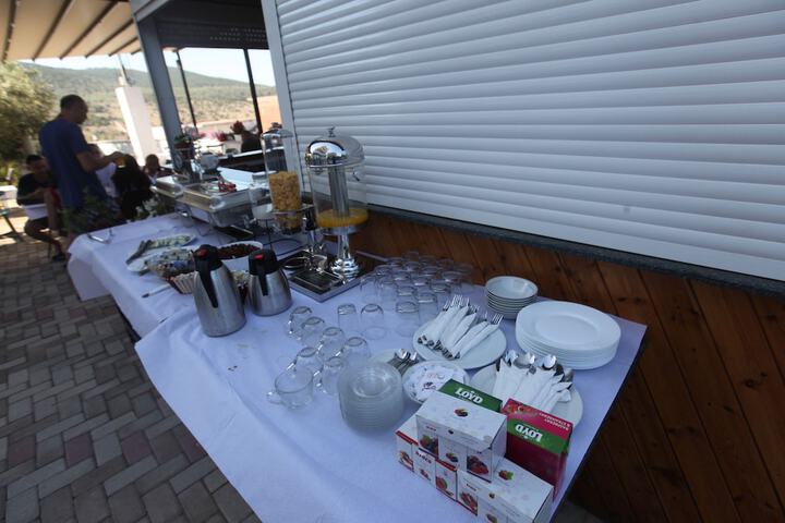 Breakfast/Coffee Service 47 of 113