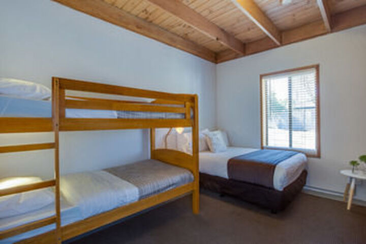 Room 11 of 32