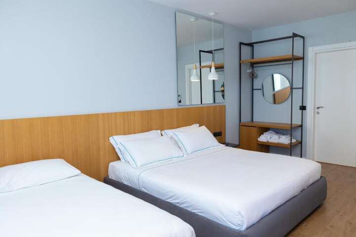 Room 33 of 52