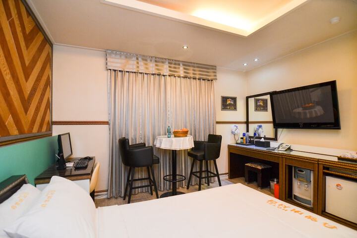 Room 44 of 54