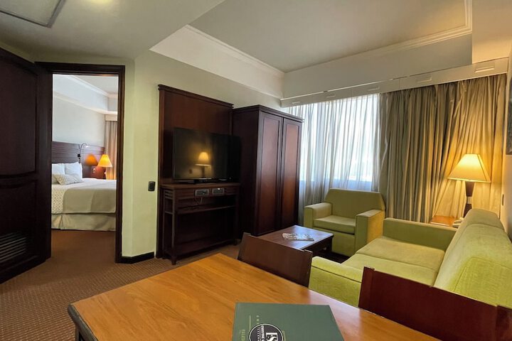 Room 46 of 91