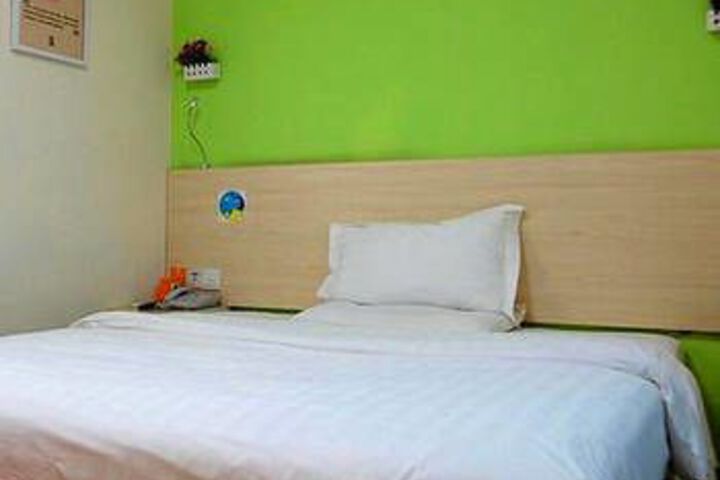 Room 5 of 11