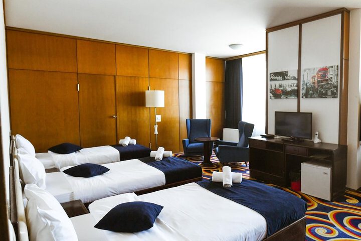 Room 30 of 63