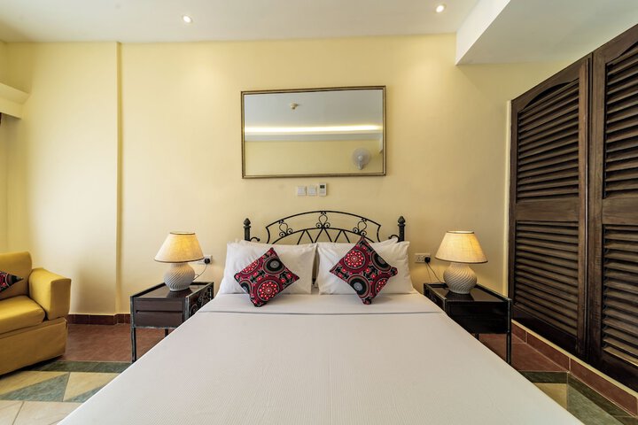 Room 4 of 44