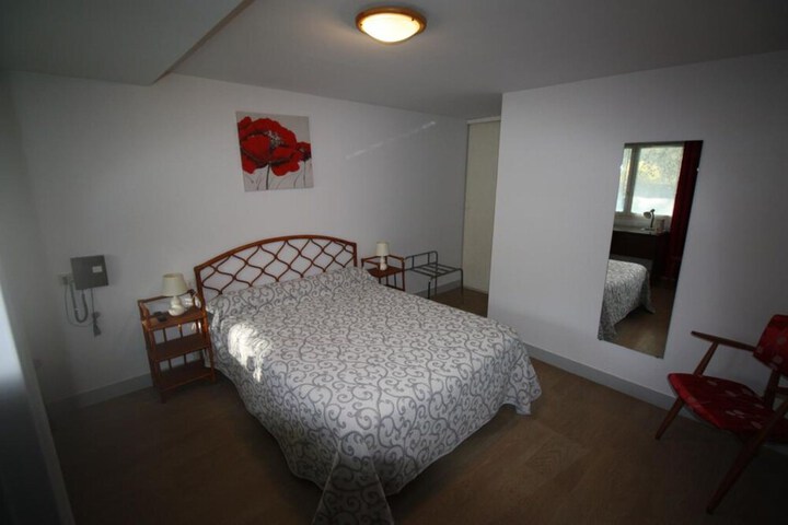 Room 5 of 38