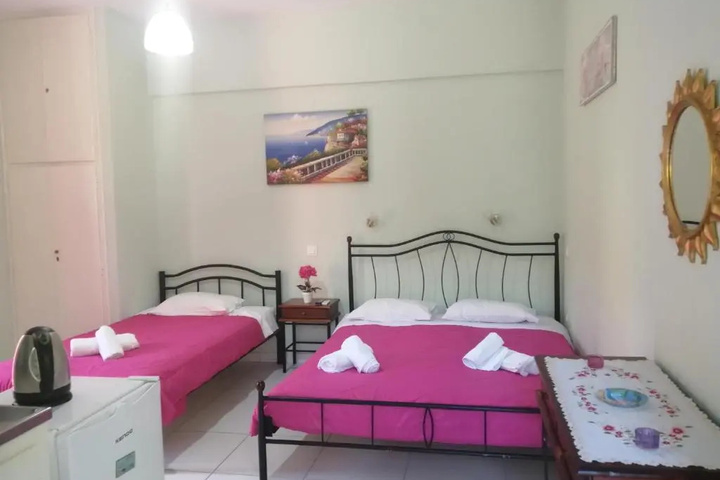 Room 2 of 10