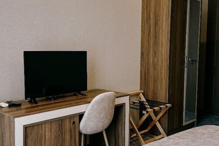 Room 13 of 36