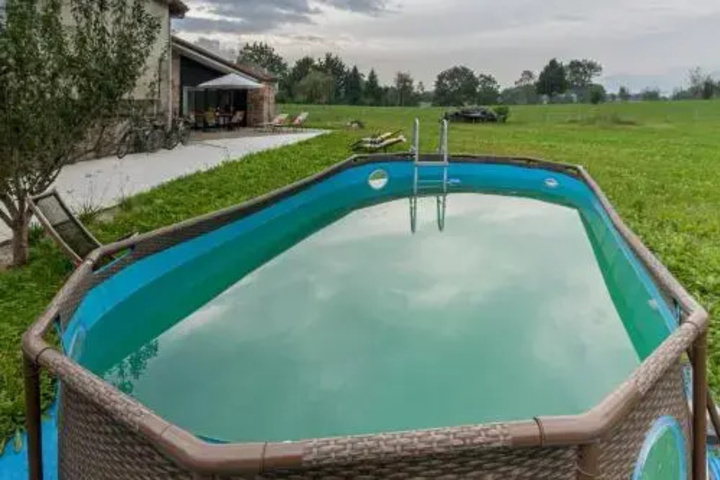 Pool 13 of 18