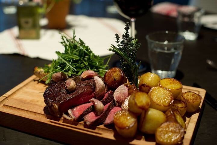 Dining 77 of 98