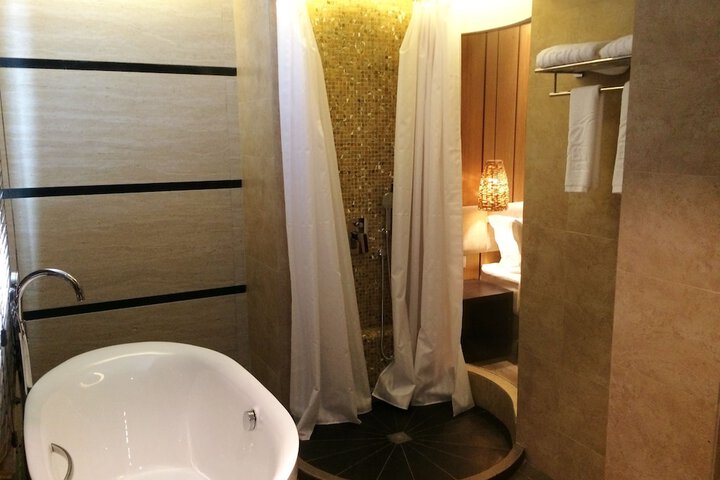 Room 16 of 45
