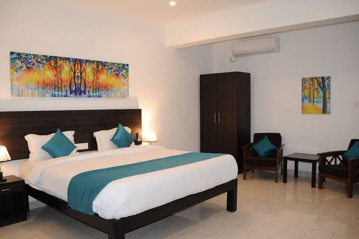 Room 9 of 30