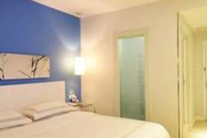 Room 14 of 31