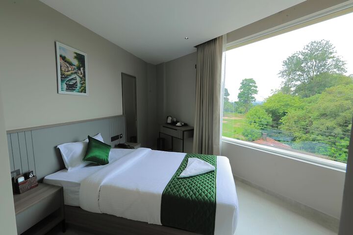 Room 28 of 40