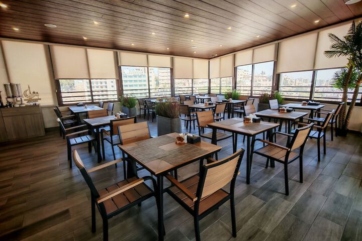 Dining 98 of 118