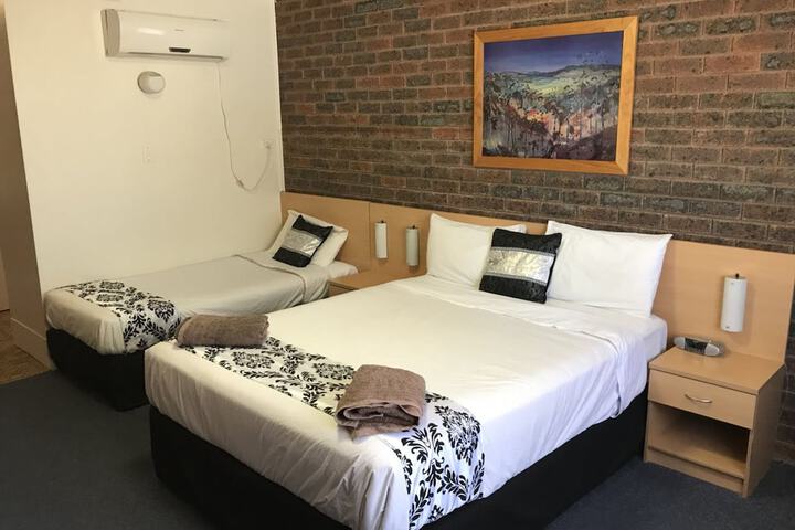 Room 12 of 42