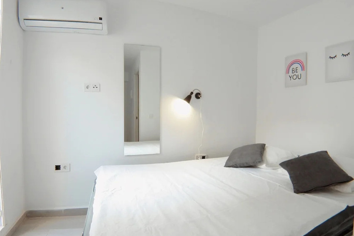 Room 5 of 13