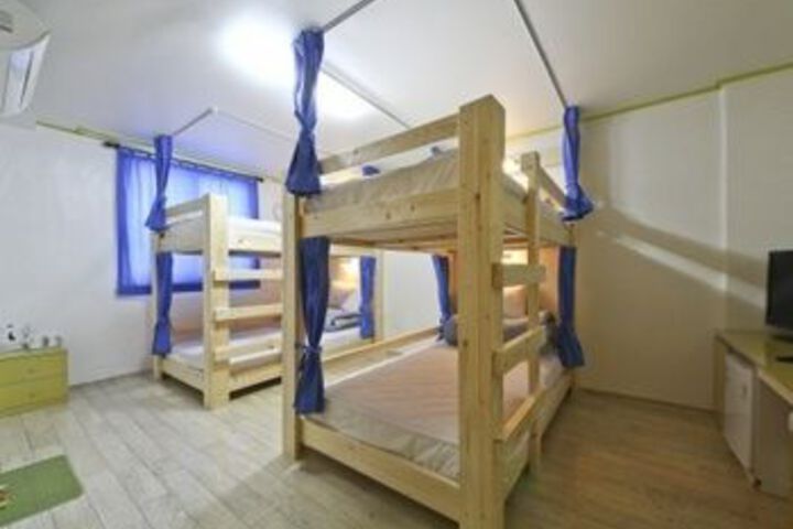 Room 7 of 33