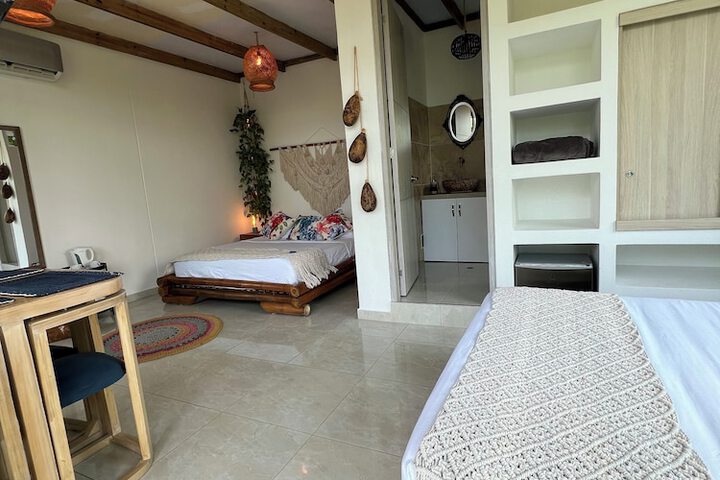 Room 50 of 102