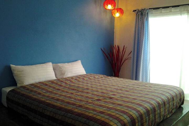 Room 5 of 76