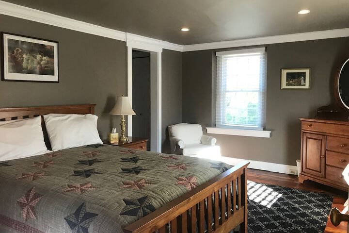 Room 28 of 64