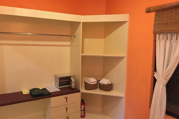 Room 27 of 80