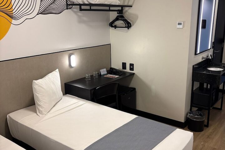 Room 11 of 23