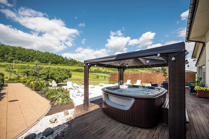 Jetted tub