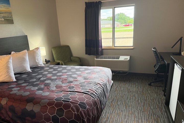 Room 5 of 25
