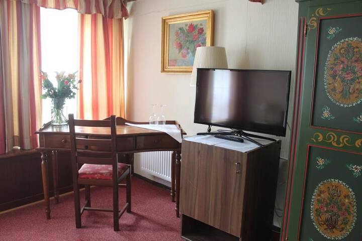 Room 10 of 21
