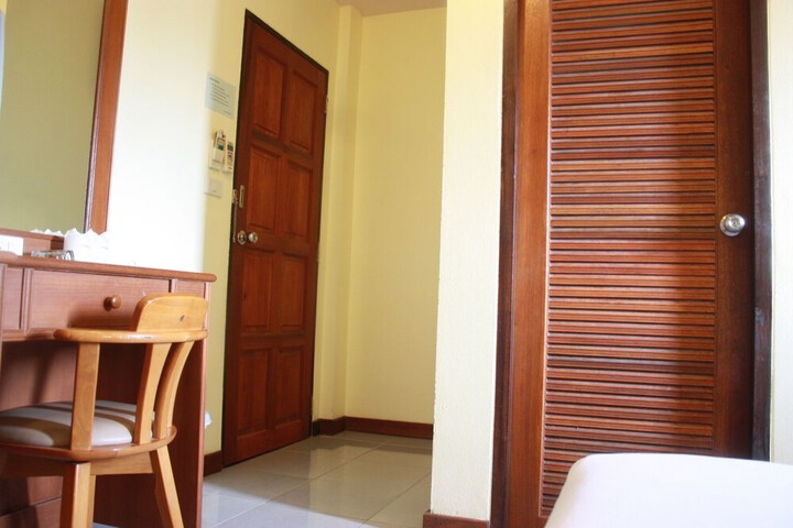 Room 5 of 26