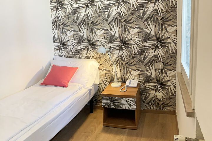 Room 14 of 61