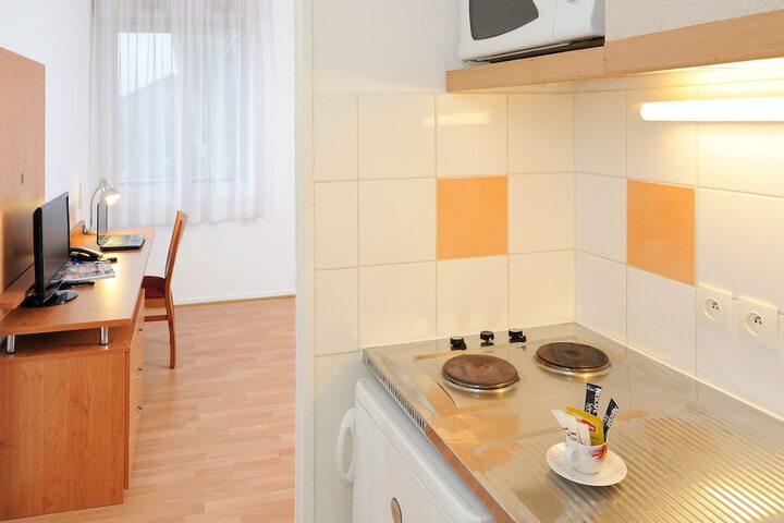 Private kitchenette