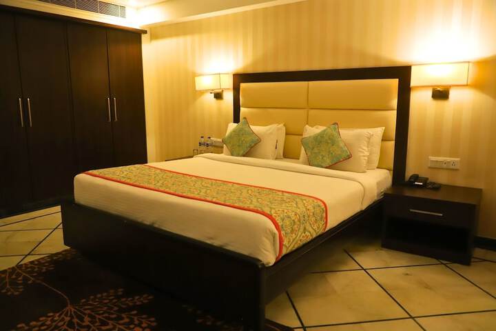 Room 10 of 38