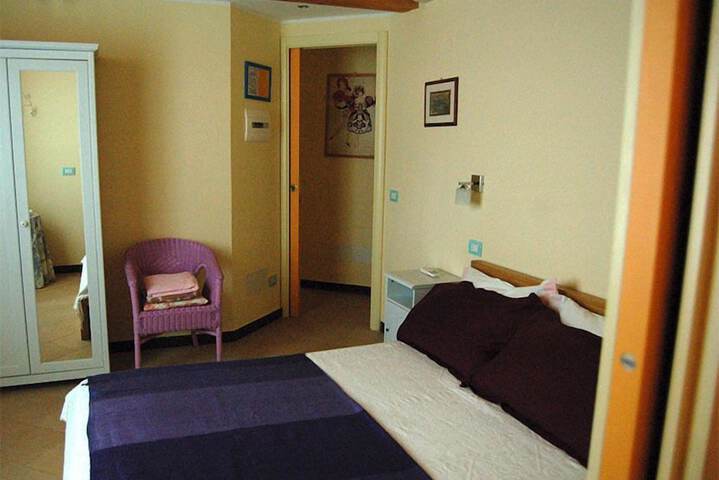 Room 16 of 32