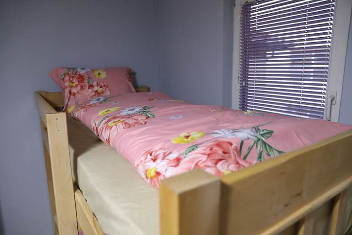 Room 6 of 34