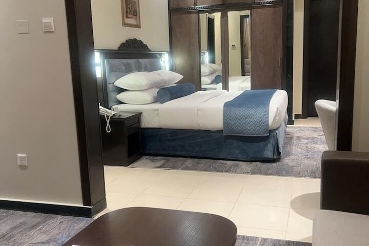 Room 27 of 65
